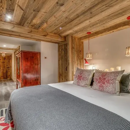 Lovely Chalet With Pool Casa vacanze Courmayeur